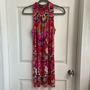 Trina by Trina Turk A-line Mock Neck Dress Size Small Pink Floral Retro 60’s